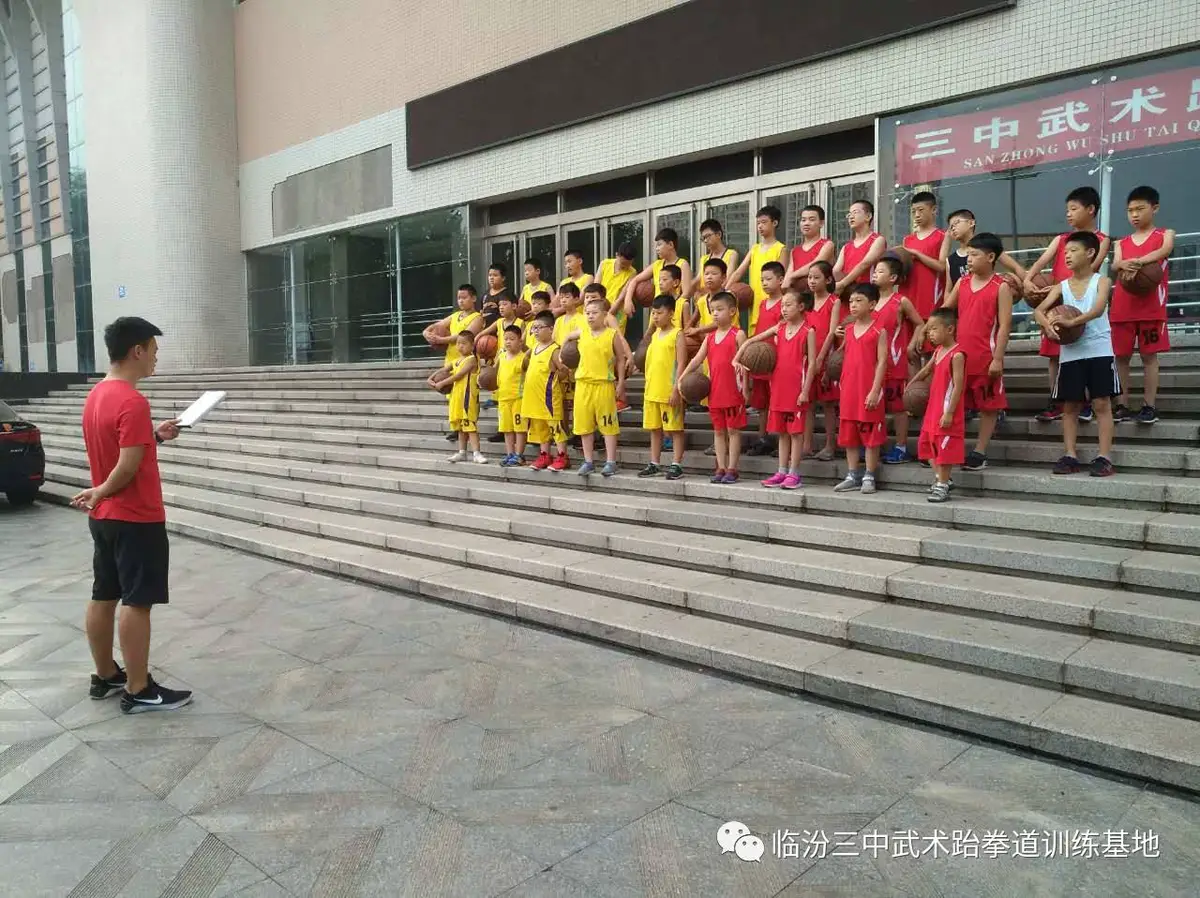 如何通过训练提高篮球运动员的速度_1